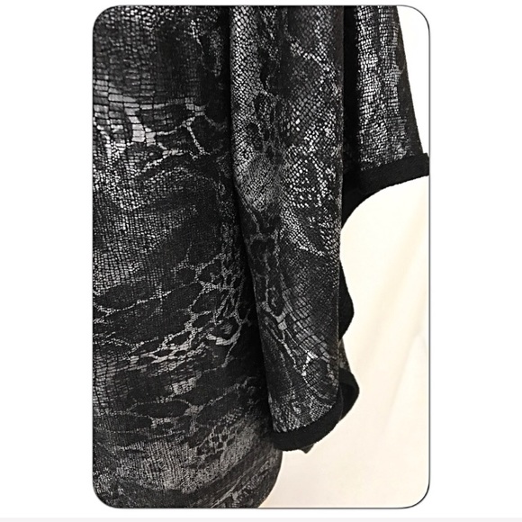 Butterfly Sleeve V-Neck Back Sweater - Picture 5 of 6